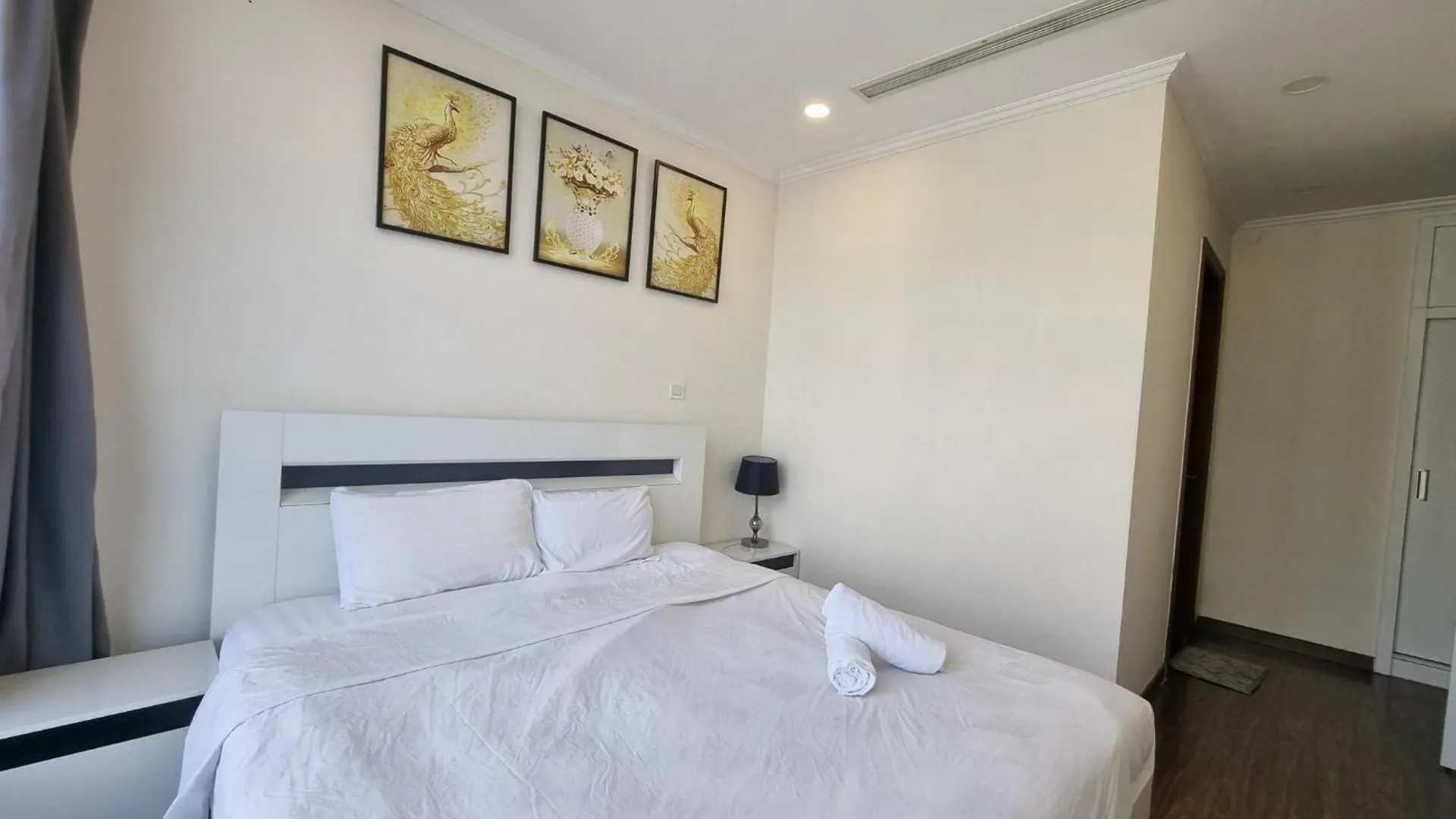 Modern Apartments In Rivergate Vietnam